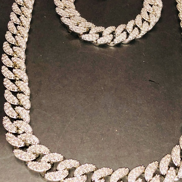 COPY - Men’s real diamond Miami Cuban link chain.… - Picture 5 of 9